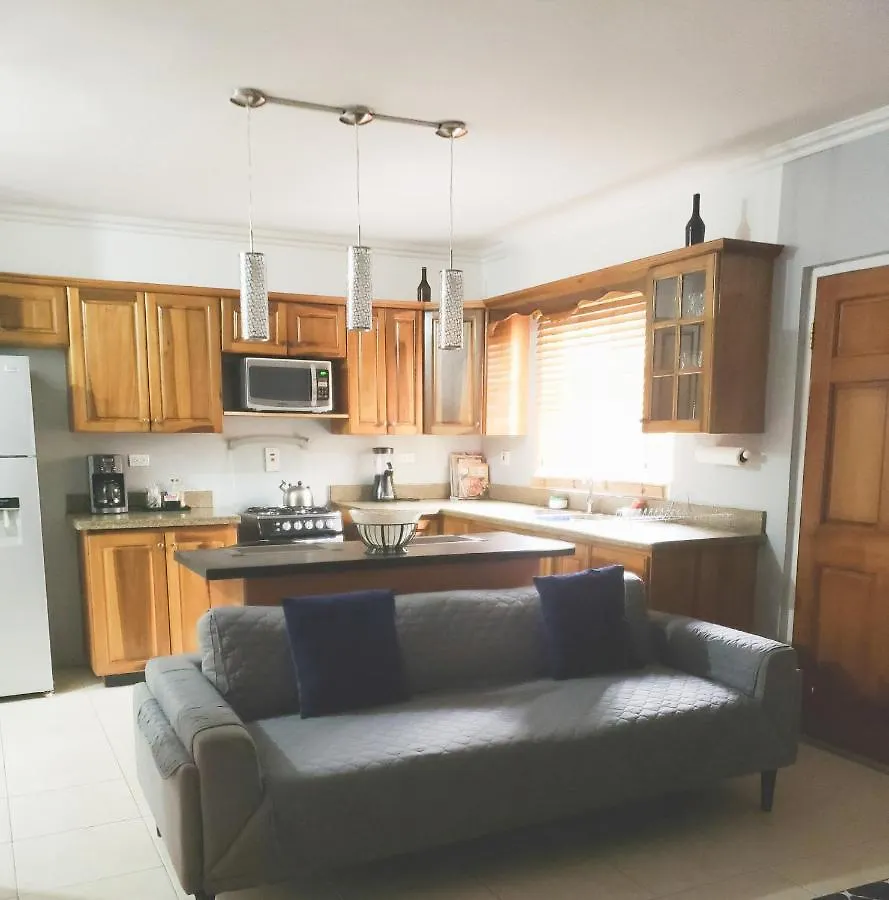 Comfortable & Secure Chateau Kingston 0*,  Jamaika